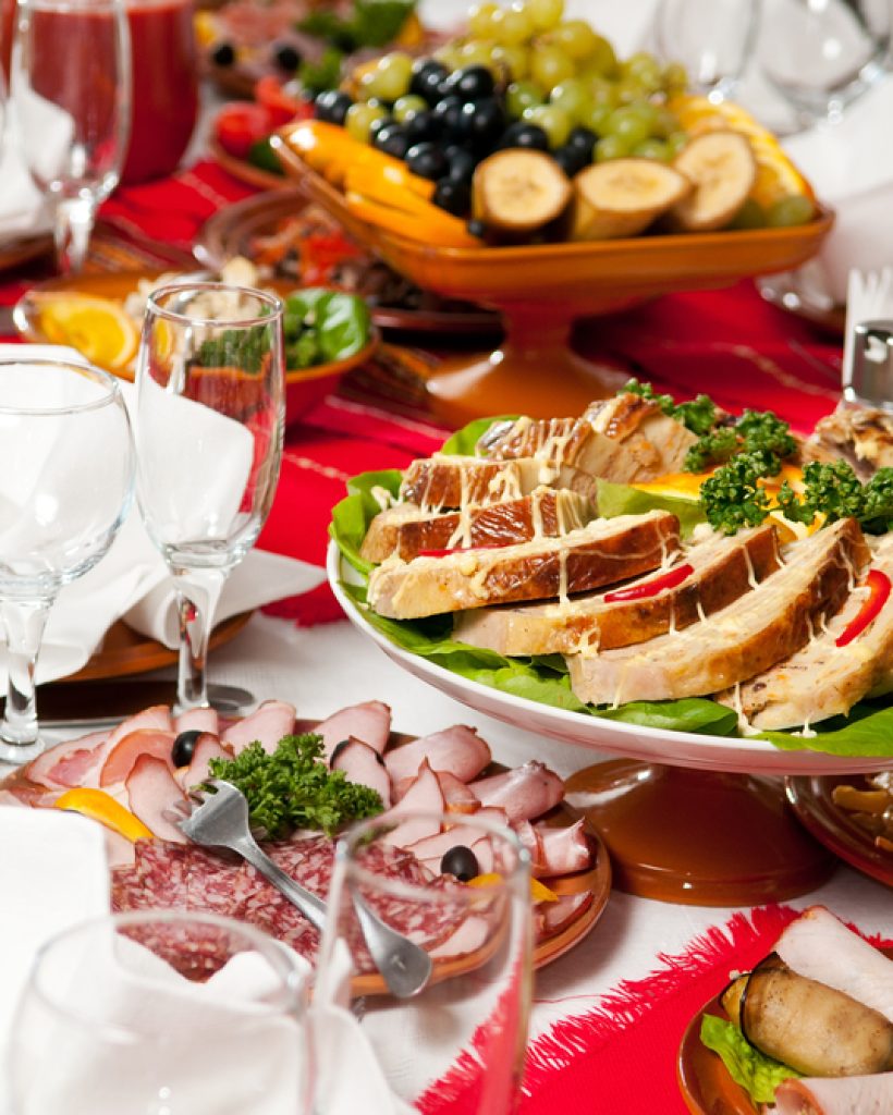 Catering,Table,Set,Service,With,Silverware,And,Glass,Stemware,At